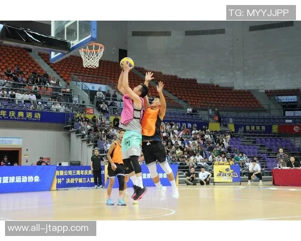 厦门银行客场大胜福建金篮三人得分超过20分展现强大实力