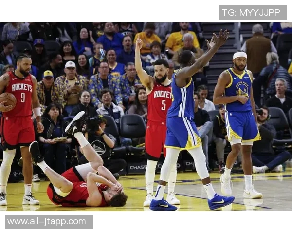 阿门对裁判判罚感到震惊半场4犯需更加谨慎应对挑战 阿门对裁判判罚感到震惊半场4犯需更加谨慎应对挑战